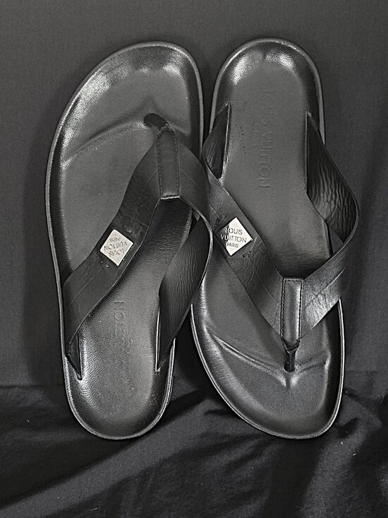 Louis Vuitton Mens Sandals Lightly Used in Excellent Condition
